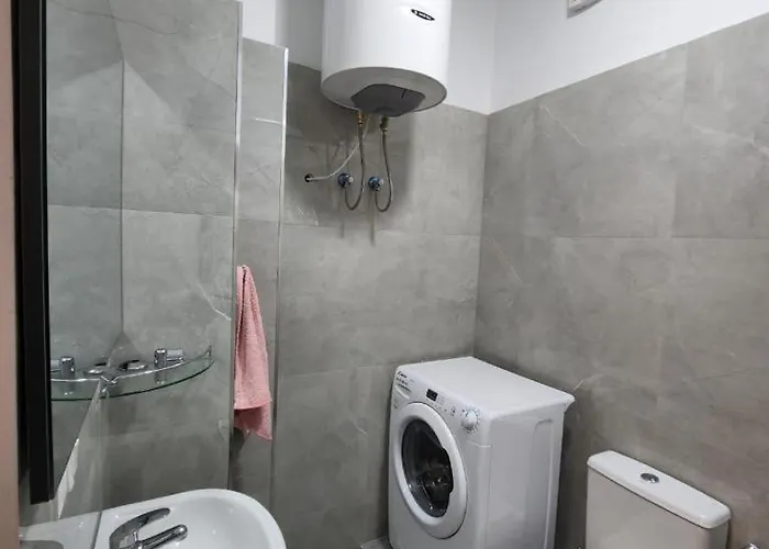 Shkembi I Kavajes דירה *